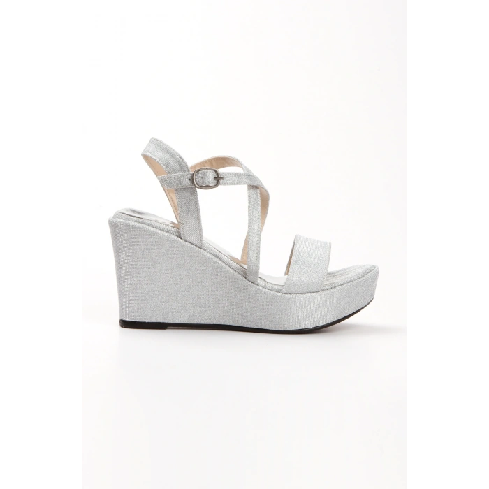 Kadın Gümüş Simli Arka Açık Şık Çapraz Bantlı Dolgu Tabanlı Yazlık Ayakkabı