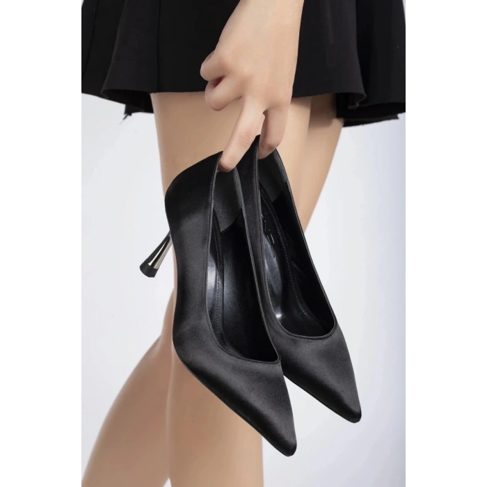 Kadın Siyah  Şık Tarz Topuklu Rahat Stiletto ve Küçük Çanta Kombini