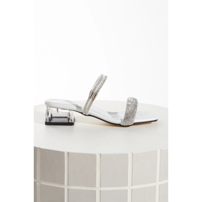 Kadın Beyaz Abiye Parlak Damla Taşlı Bilekten Ayarlamalı Şık Klipsli Yazlık  ve Rahat Ayakkabı