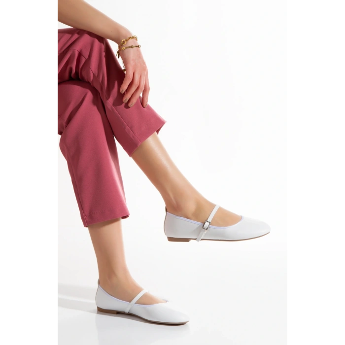 Kadın Beyaz Suni Deri Cilt  Düz Topuklu  Rahat Babet Ayakkabı