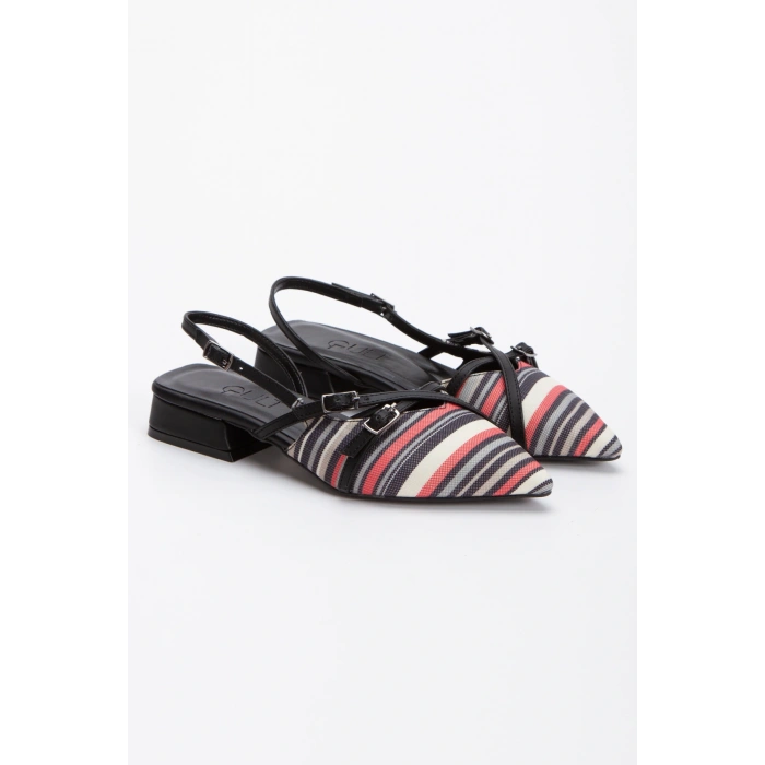 Kadın Siyah Düz Topuklu Çapraz Toka Detaylı Rahat Babet Ayakkabı