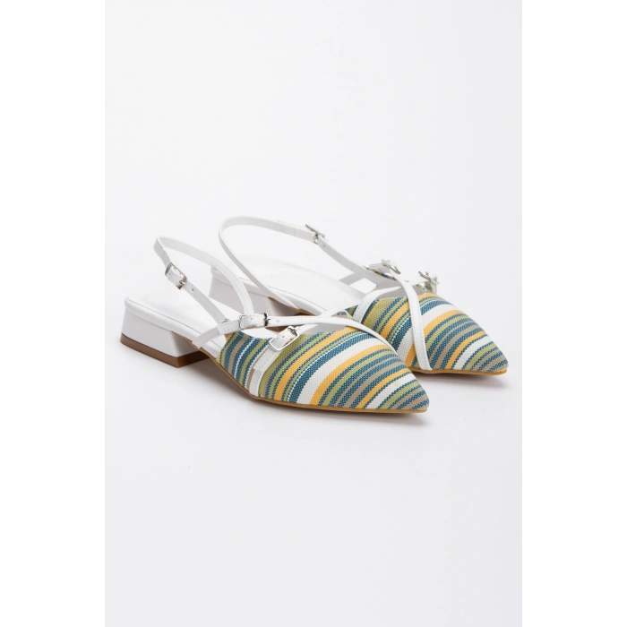 Kadın Beyaz Düz Topuklu Çapraz Toka Detaylı Rahat Babet Ayakkabı