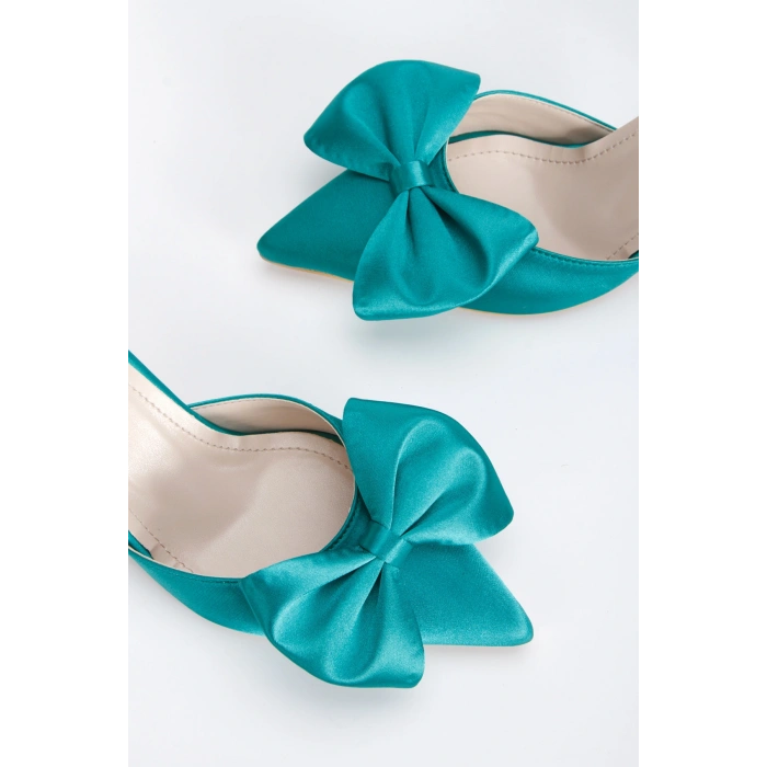 Kadın Yeşil Saten Şık Fiyonklu Kısa İnce Topuklu Sivri Burunlu Şık Stiletto Ayakkabı