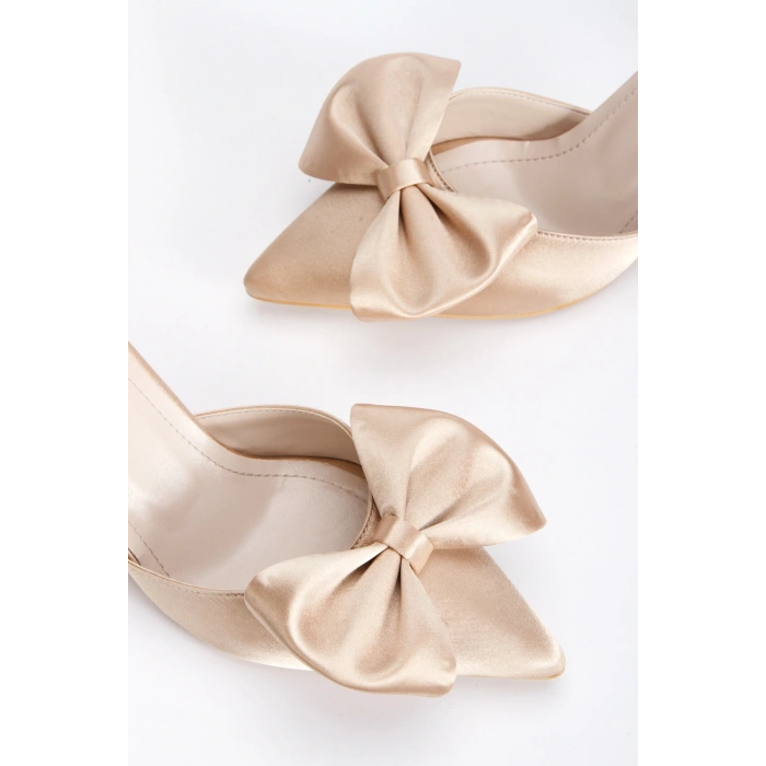 Kadın Ten Saten Şık Fiyonklu Kısa İnce Topuklu Sivri Burunlu Şık Stiletto Ayakkabı