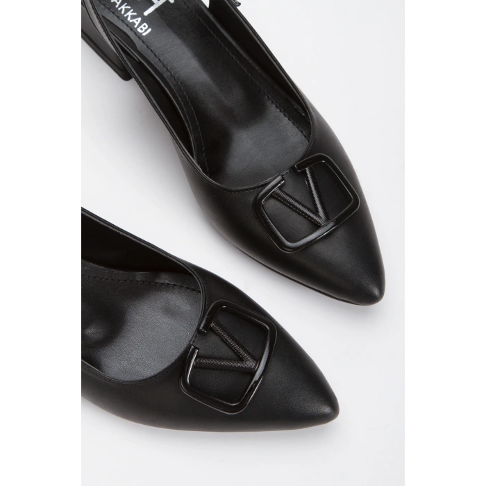 Kadın Siyah Cİlt Arkası Açık Kısa Kalın Topuklu ve Şık Toka Detaylı Rahat Stiletto