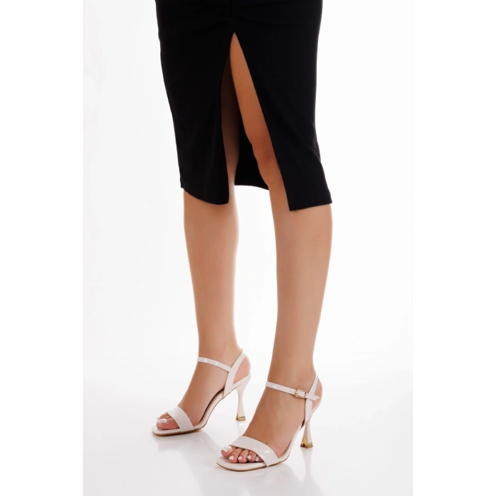 Kadın Ten Rugan Tek Bant Şık Galvaniz Topuklu Yazlık Ayakkabı