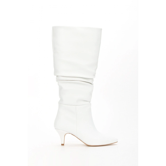 Kadın Beyaz Suni Deri Cilt Sivri Burunlu İnce Topuklu Rahat Körüklü Çizme