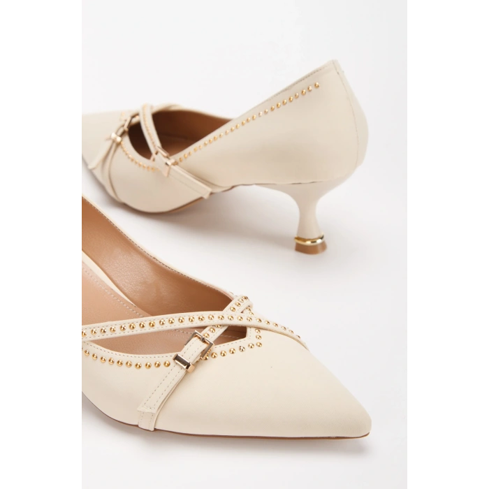 Kadın Bej Suni Deri Cilt 6 cm İnce Galvaniz Topuklu Şık Trok Detaylı Rahat Stiletto