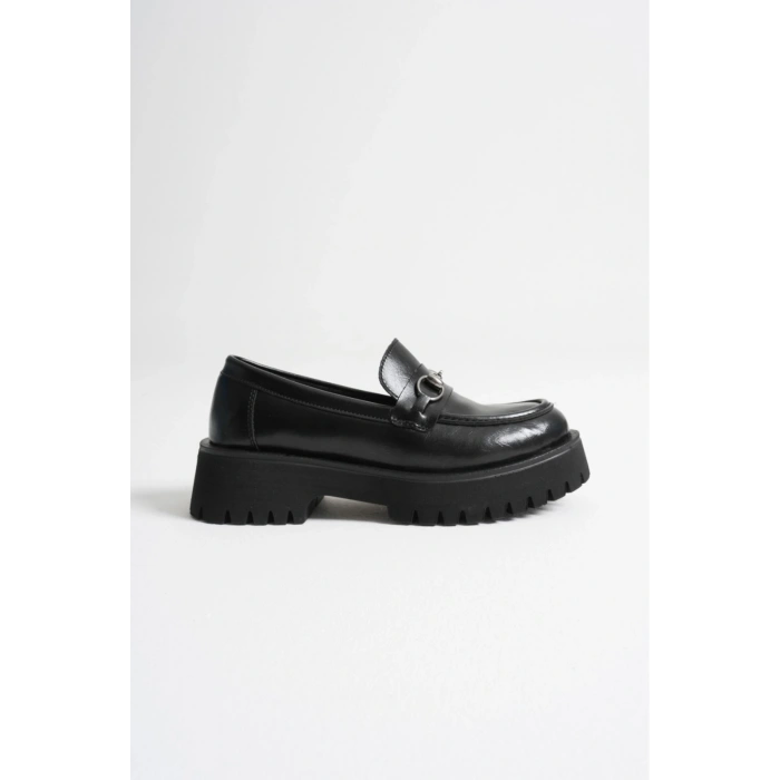 Kadın Siyah Suni Deri Cilt Şık Toka Detaylı Kalın Tabanlı Rahat Loafer Ayakkabı