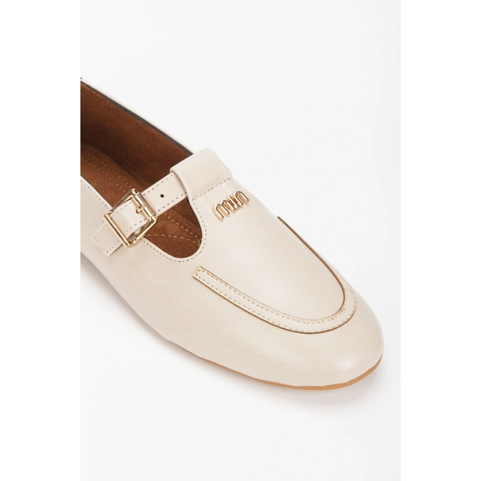 Kadın Bej Suni Deri Düz Topuklu Şık Toka Detaylı Rahat Babet Ayakkabı