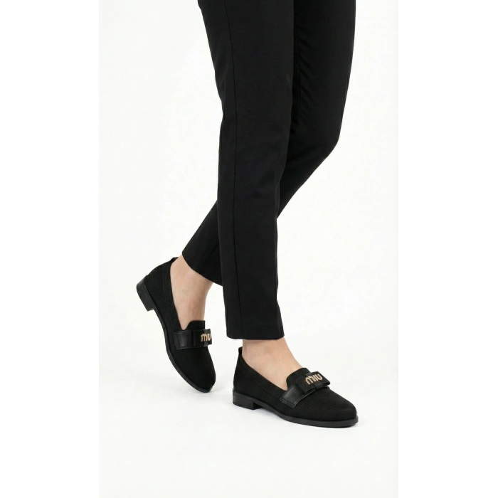 Kadın Siyah Suni Deri Düz Topuklu Şık Toka Detaylı Rahat Babet Ayakkabı