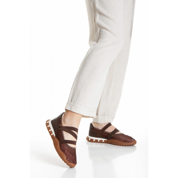 Kadın Kahverengi Cırt Cırtlı Kalın Tabanlı Ortopedik Fileli Günlük Rahat ve Şık Spor Ayakkabı