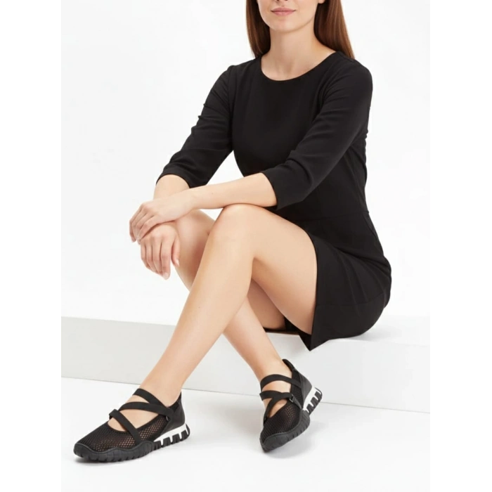 Kadın Siyah Cırt Cırtlı Kalın Tabanlı Ortopedik Fileli Günlük Rahat ve Şık Spor Ayakkabı