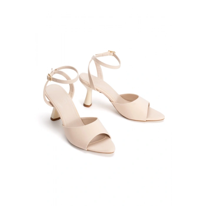 ​​​​​​​Kadın Bej Kumaş Tek Bant İnce Topuklu Yazlık Ayakkabı