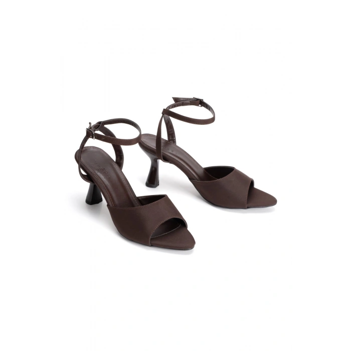 ​​​​​​​Kadın Kahverengi  Kumaş Tek Bant İnce Topuklu Yazlık Ayakkabı