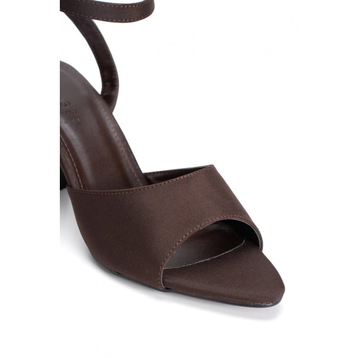 ​​​​​​​Kadın Kahverengi  Kumaş Tek Bant İnce Topuklu Yazlık Ayakkabı