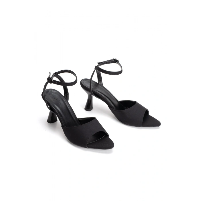 ​​​​​​​Kadın Siyah Kumaş Tek Bant İnce Topuklu Yazlık Ayakkabı