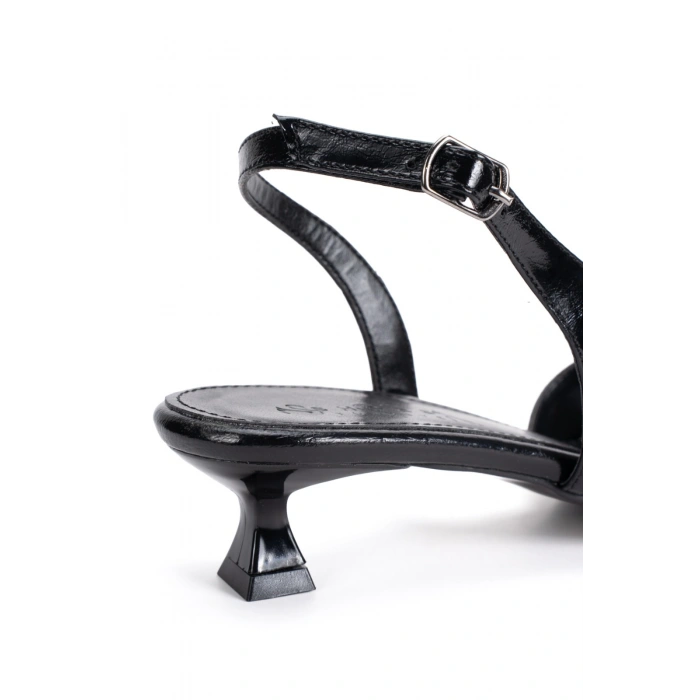 ​​​​​​​Kadın Siyah Rugan 3,5 cm Kısa Alçak Topuklu Yazlık Ayakkabı