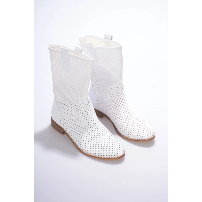 Kadın Beyaz Lazer Kesimli Delik Detaylı Günlük Rahat ve Şık Westren Tarzı Yazlık Bot