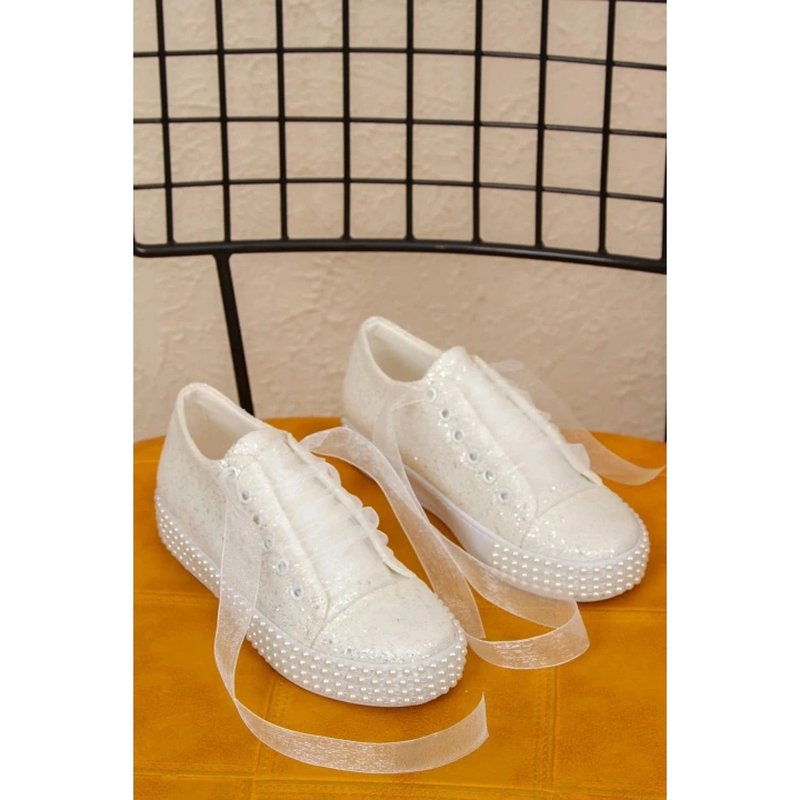 Kadın Beyaz Düz Topuklu Düz Tabanlı İnci Taşlı Spor Abiye Gelinlik Ayakkabısı