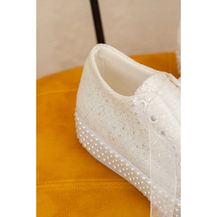 Kadın Beyaz Düz Topuklu Düz Tabanlı İnci Taşlı Spor Abiye Gelinlik Ayakkabısı