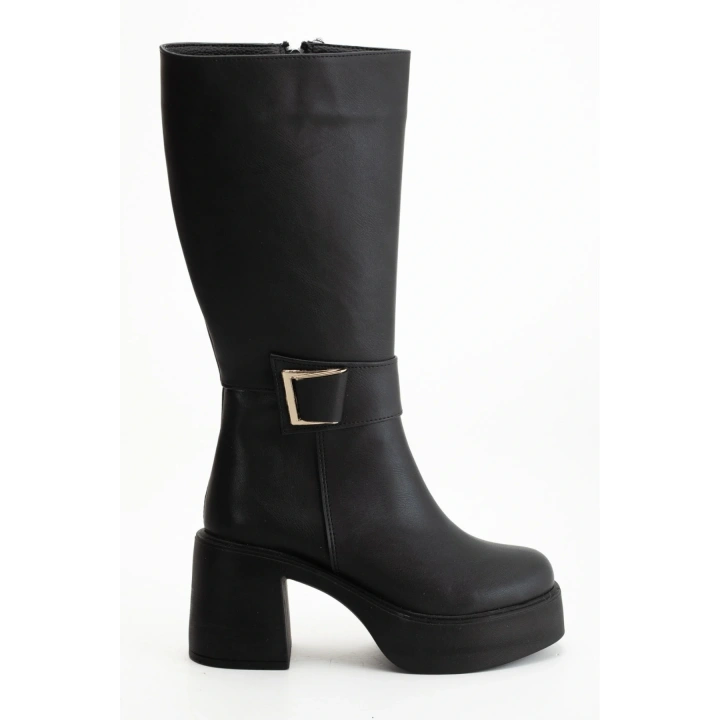 Kadın Siyah Suni Deri Cilt Kalın Hafif Tabanlı Şık Toka Detaylı Rahat Çizme