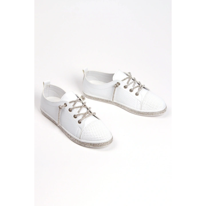 Kadın Snekar Beyaz Tabanı Ve Bağcıkları Taşlı Şık Ve Rahat Spor Ayakkabı