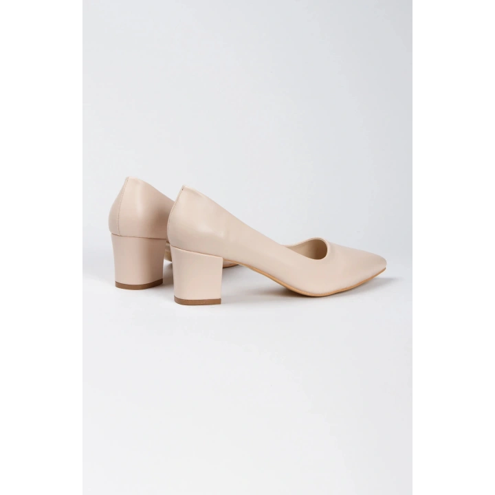 Kadın Bej-ten Suni Deri Kısa Kalın Topuklu Rahat Ve Şık Stiletto