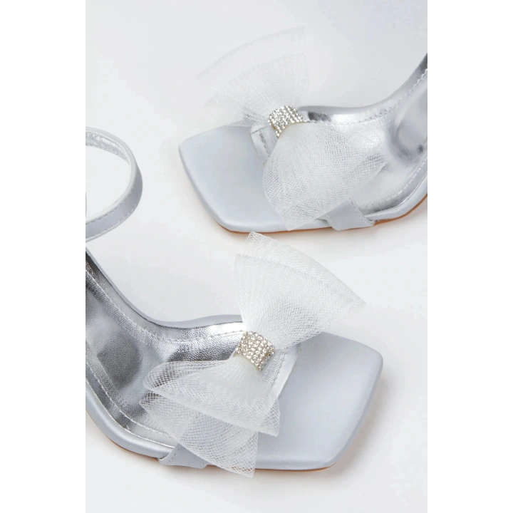 Kadın Gümüş Tek Bant Süs Tül Fiyonklu Arkası Açık Yeni Tarz Topuklu Yazlık Şık Ve Rahat Ayakkabı