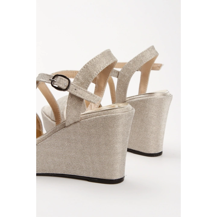 Kadın Altın  Simli  Arka Açık Şık Çapraz Bantlı Dolgu Tabanlı Yazlık Ayakkabı