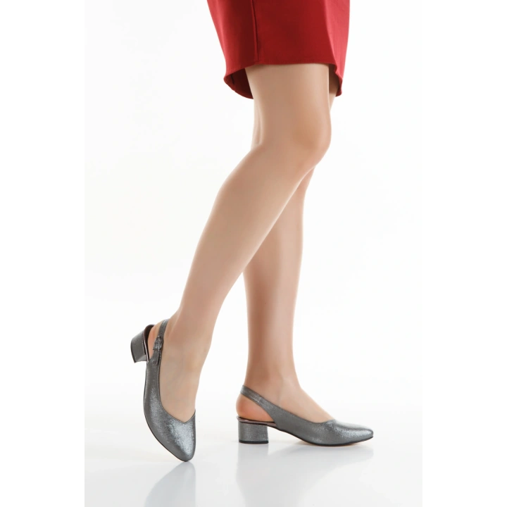 Kadın Platin   Arkası Açık Kısa Kalın Topuklu Şık ve Rahat Stiletto