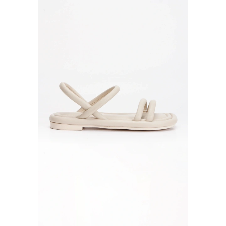 Kadın Bej Yumuşak ve Rahat Tabanlı Yazlık Sandalet