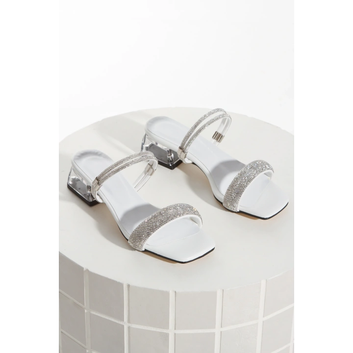 Kadın Beyaz Abiye Parlak Damla Taşlı Bilekten Ayarlamalı Şık Klipsli Yazlık  ve Rahat Ayakkabı