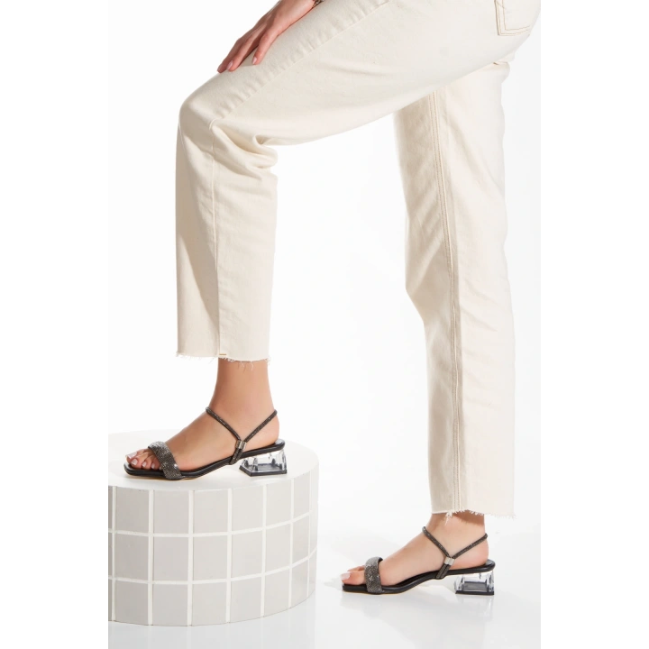 Kadın Siyah Abiye Parlak Damla Taşlı Bilekten Ayarlamalı Şık Klipsli Yazlık  ve Rahat Ayakkabı