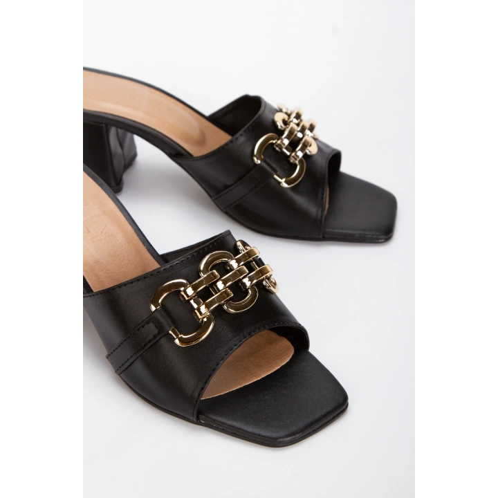 Kadın Siyah Suni Deri Cilt  Kalın  Topuklu Şık Toka Detaylı  Rahat Terlik