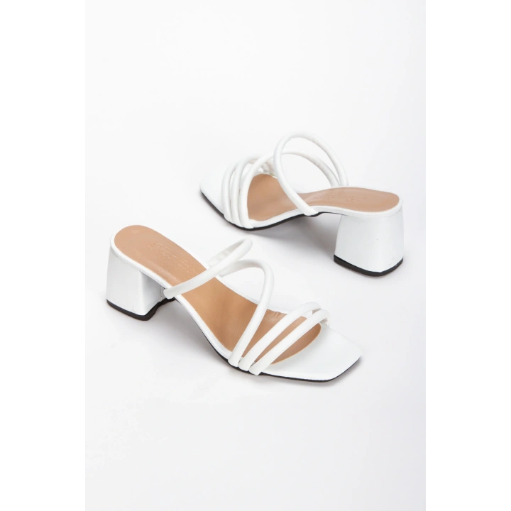 Kadın Beyaz  Suni Deri Cilt  Kalın  Topuklu Şık Biye Detaylı  Rahat Terlik