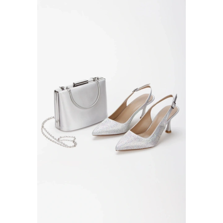 Kadın Gümüş Saten 7 cm İnce Topuklu Şık Damla Taşlarla Bezenmiş Rahat Stiletto ve Çanta Kombini