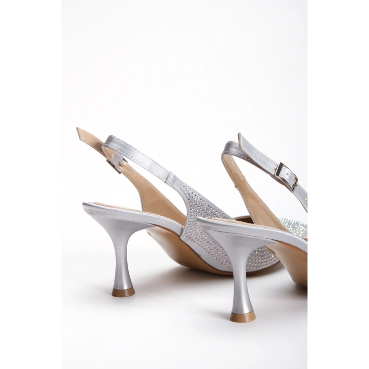 Kadın Gümüş Saten 7 cm İnce Topuklu Şık Damla Taşlarla Bezenmiş Rahat Stiletto ve Çanta Kombini