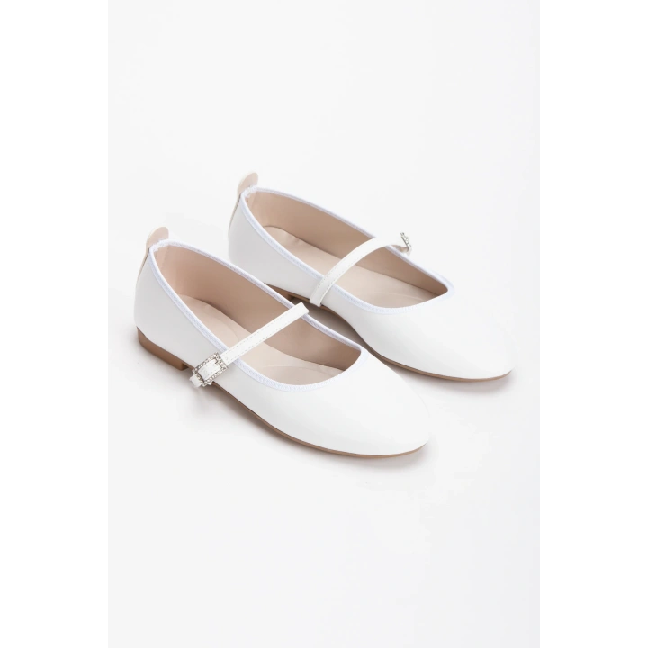 Kadın Beyaz Suni Deri Cilt  Düz Topuklu  Rahat Babet Ayakkabı