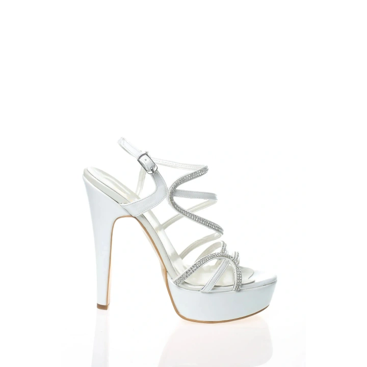 Kadın Beyaz Yüksek Platform İnce Topuklu Şık Taş Detaylı Abiye Ayakkabı