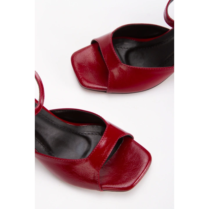 Kadın Bordo  Rugan Arkası Kapalı Kalın Topuklu  Ayakkabı