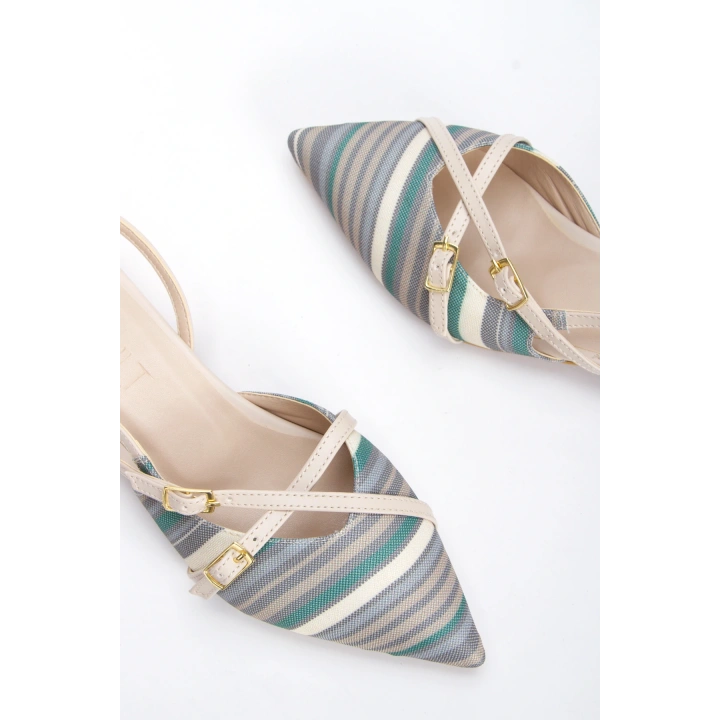 Kadın Bej Düz Topuklu Çapraz Toka Detaylı Rahat Babet Ayakkabı