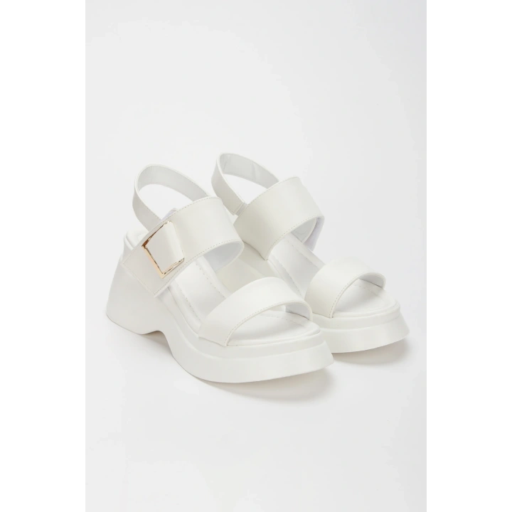 Kadın Beyaz Suni Deri CiltTek Bant Detaylı Cırt Cırtlı Dolgu Tabanlı Şık Yazlık Ayakkabı