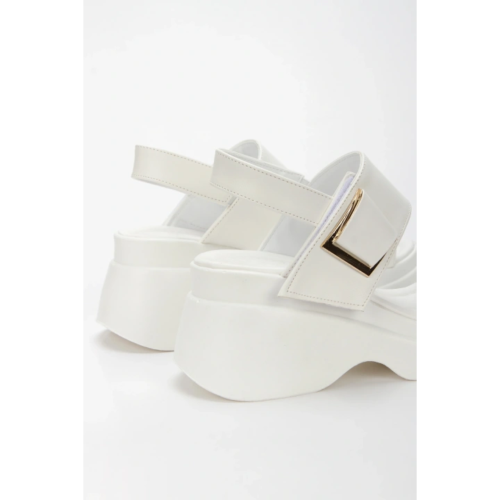 Kadın Beyaz Suni Deri CiltTek Bant Detaylı Cırt Cırtlı Dolgu Tabanlı Şık Yazlık Ayakkabı