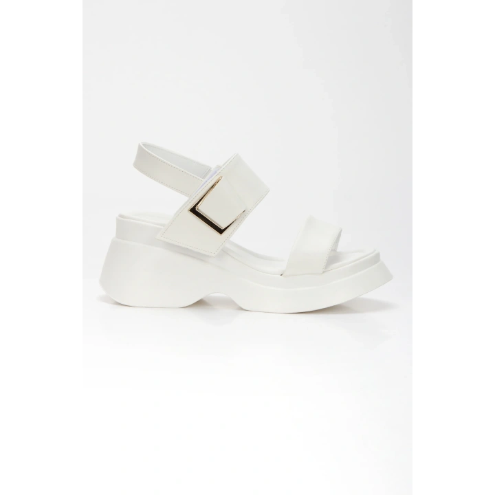 Kadın Beyaz Suni Deri CiltTek Bant Detaylı Cırt Cırtlı Dolgu Tabanlı Şık Yazlık Ayakkabı