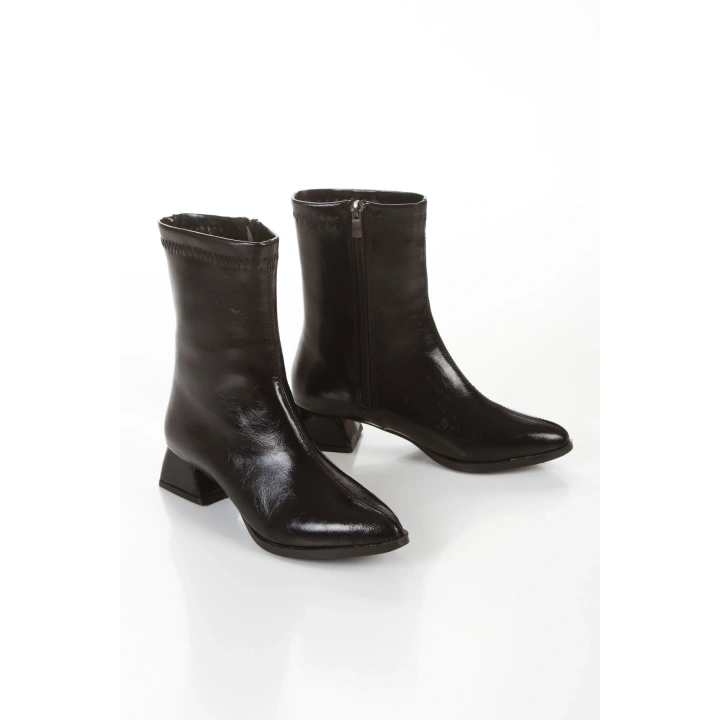 Kadın Siyah Rugan Sivri Burunlu Kalın Topuklu Rahat Kışlık Bot