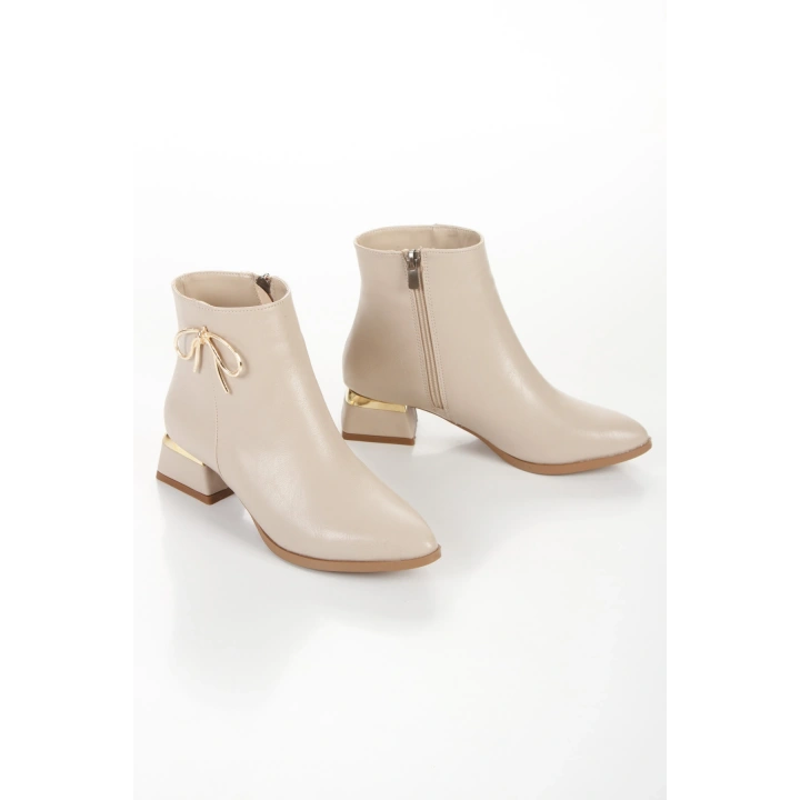 Kadın Bej Sivri Burunlu Galvaniz Kalın Topuklu Şık Fiyonk Detaylı Rahat Kışlık Bot