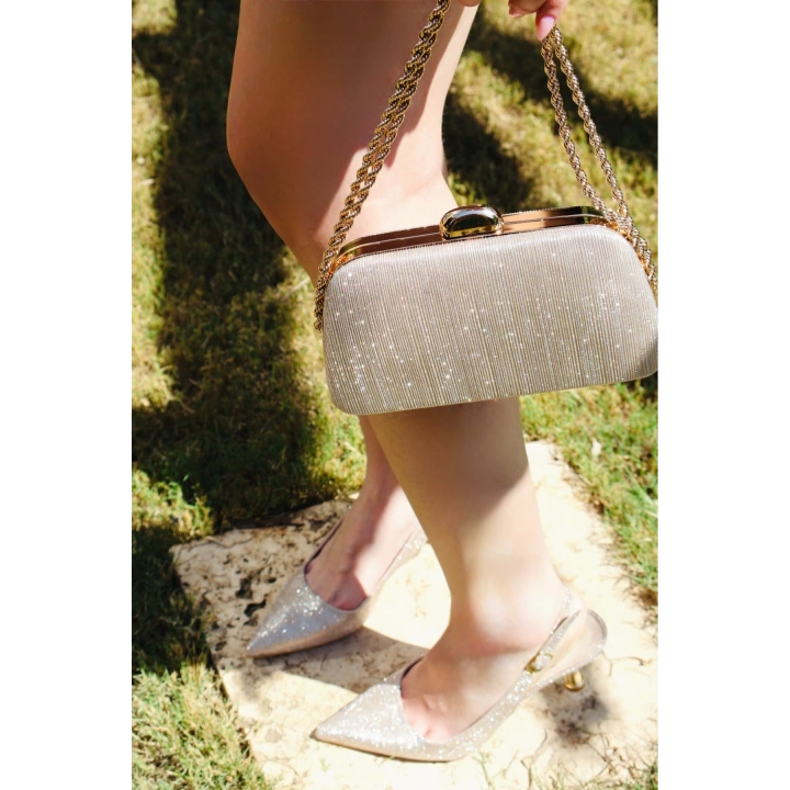 Kadın Altın 5 cm İnce Galvaniz Topuklu Rahat Stiletto ve Çanta Kombini