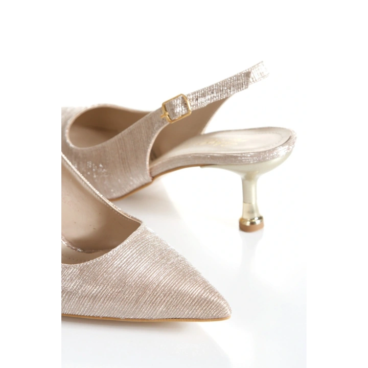 Kadın Altın 5 cm İnce Galvaniz Topuklu Rahat Stiletto ve Çanta Kombini