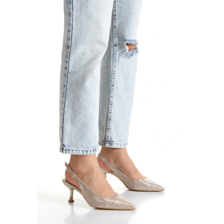 Kadın Altın 5 cm İnce Galvaniz Topuklu Rahat Stiletto ve Çanta Kombini